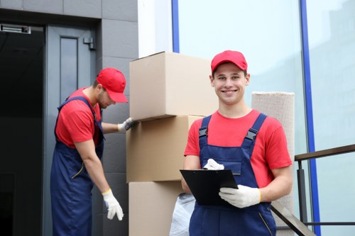 Flexible man and van transport for residential and commercial jobs in Roehampton